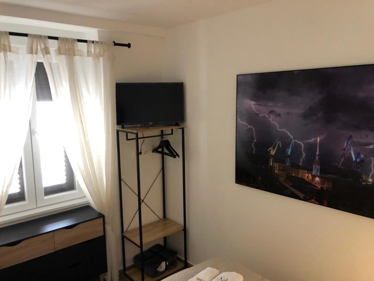 Apartment Mak With Free Parking Pula Zewnętrze zdjęcie
